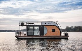 Exklusives Hausboot für 4 Personen nahe Berlin